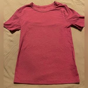 Pinky peach fitted ribbed tee